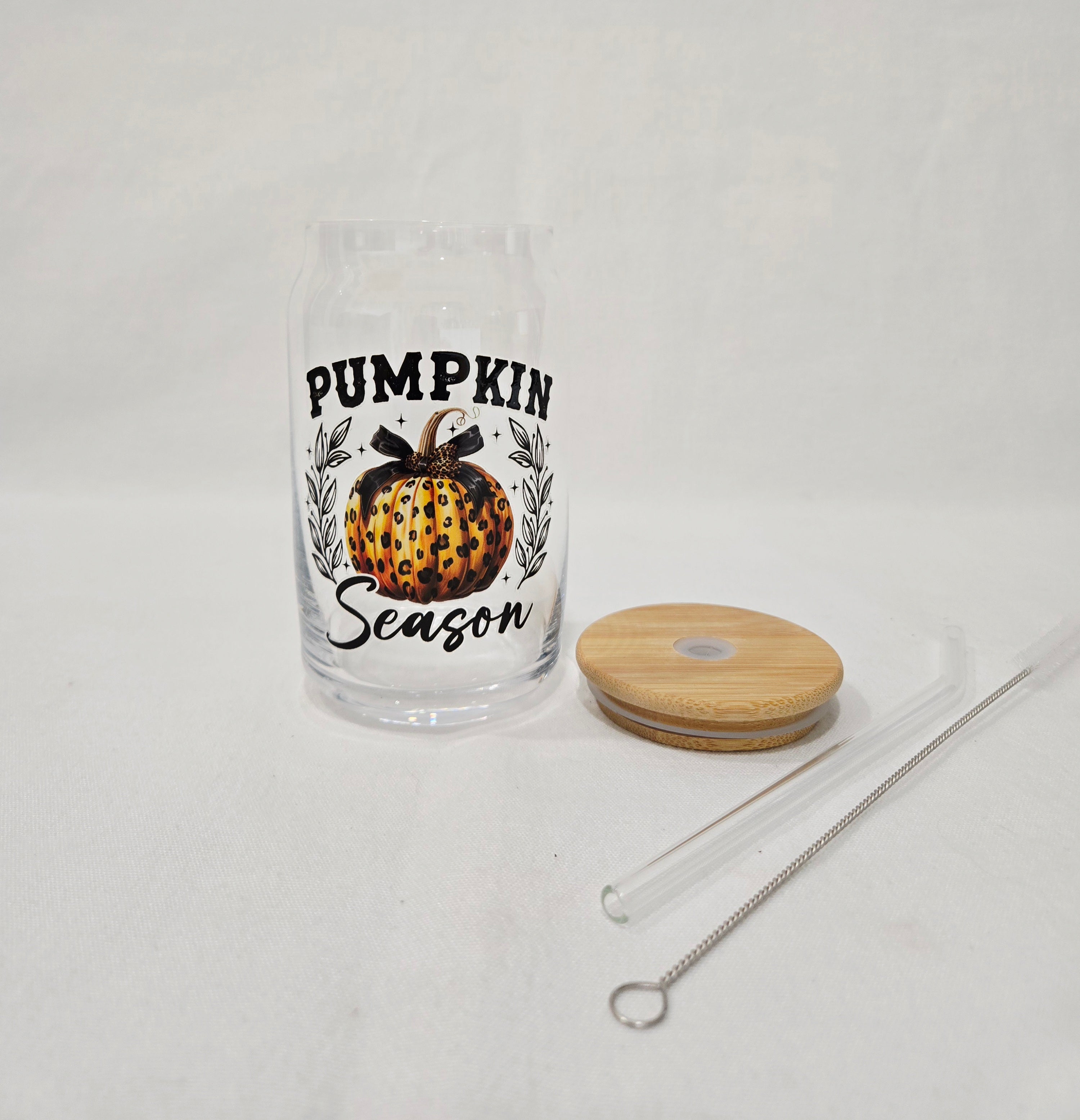 Fall Glass Cup, 17.58 oz with "Pumpkin Season" design