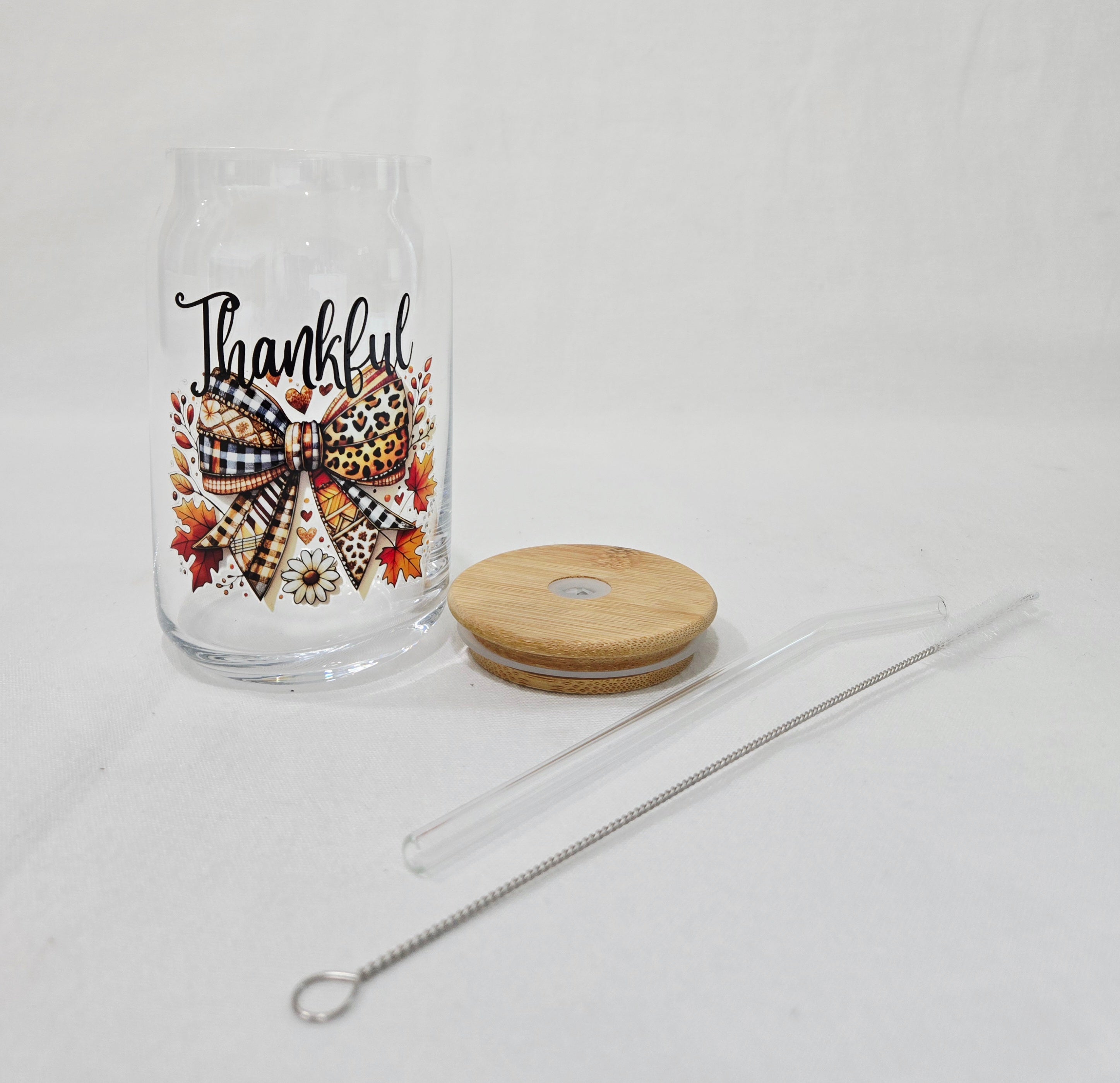 Fall Glass Cup, 17.58 oz with "Thankful" bow design