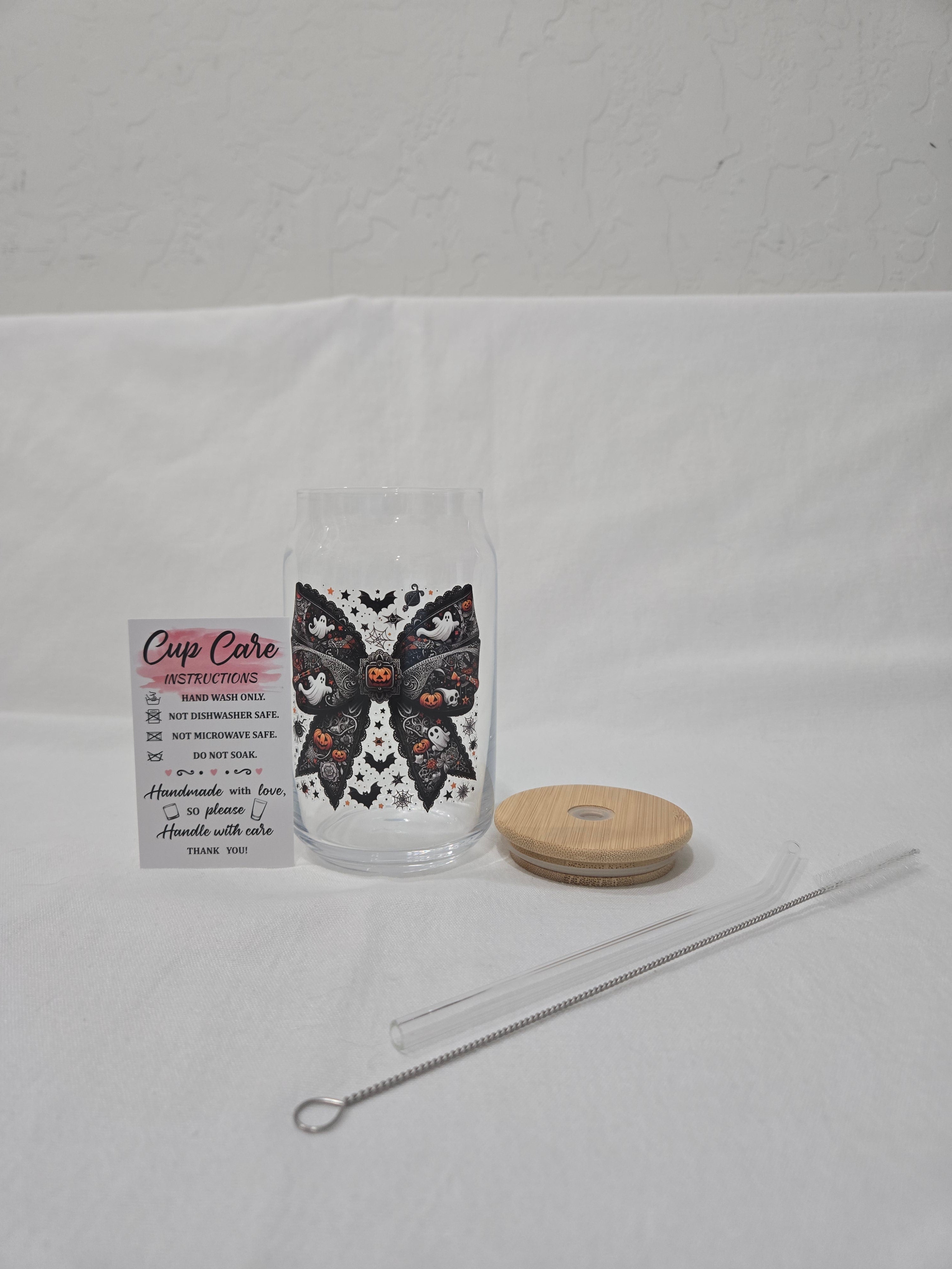 Halloween Glass Cup, 17.58 oz, Black bow with halloween decorations