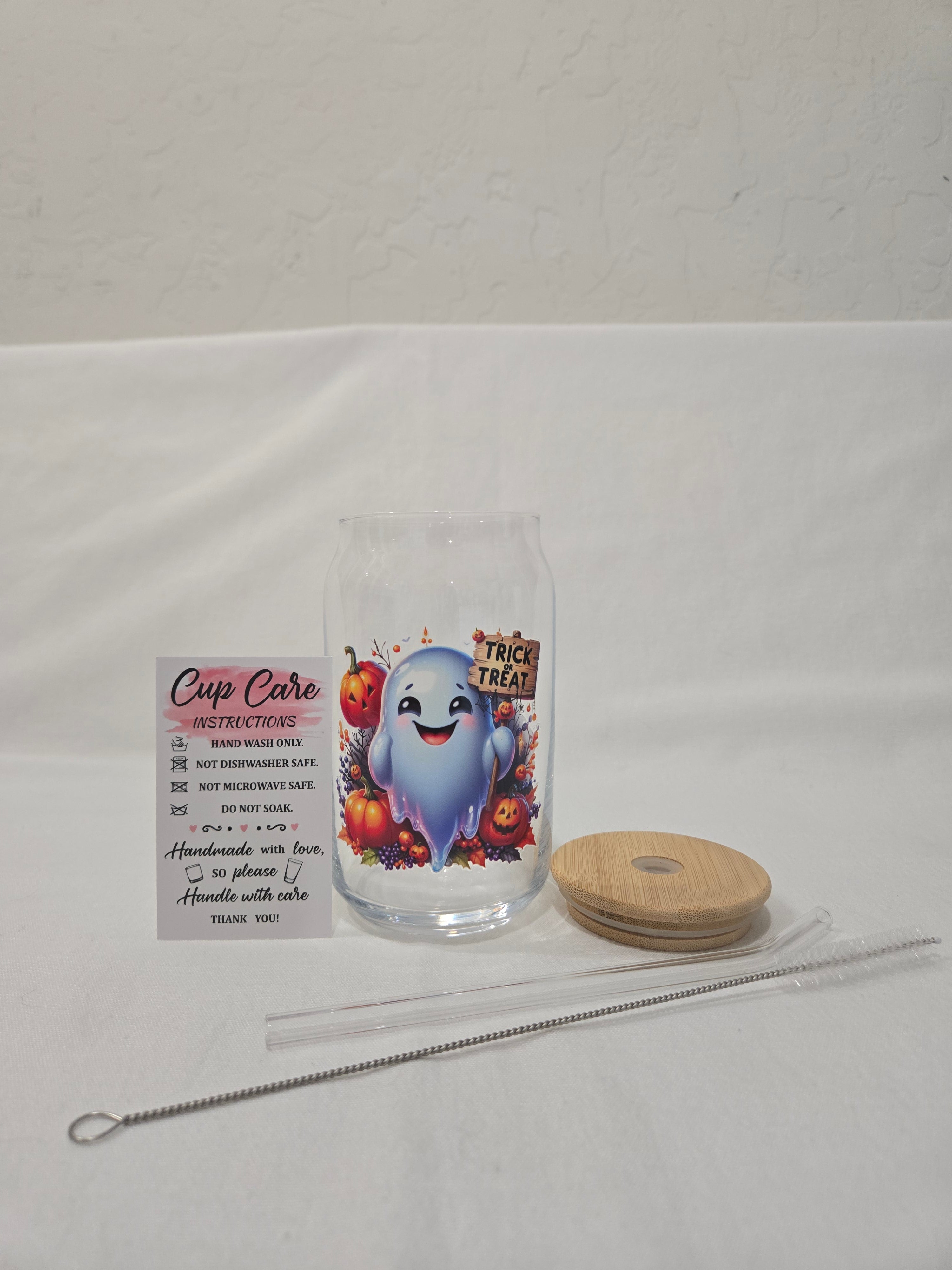 Halloween Glass Cup, 17.58 oz, Ghost with Trick or Treat sign with pumpkins design