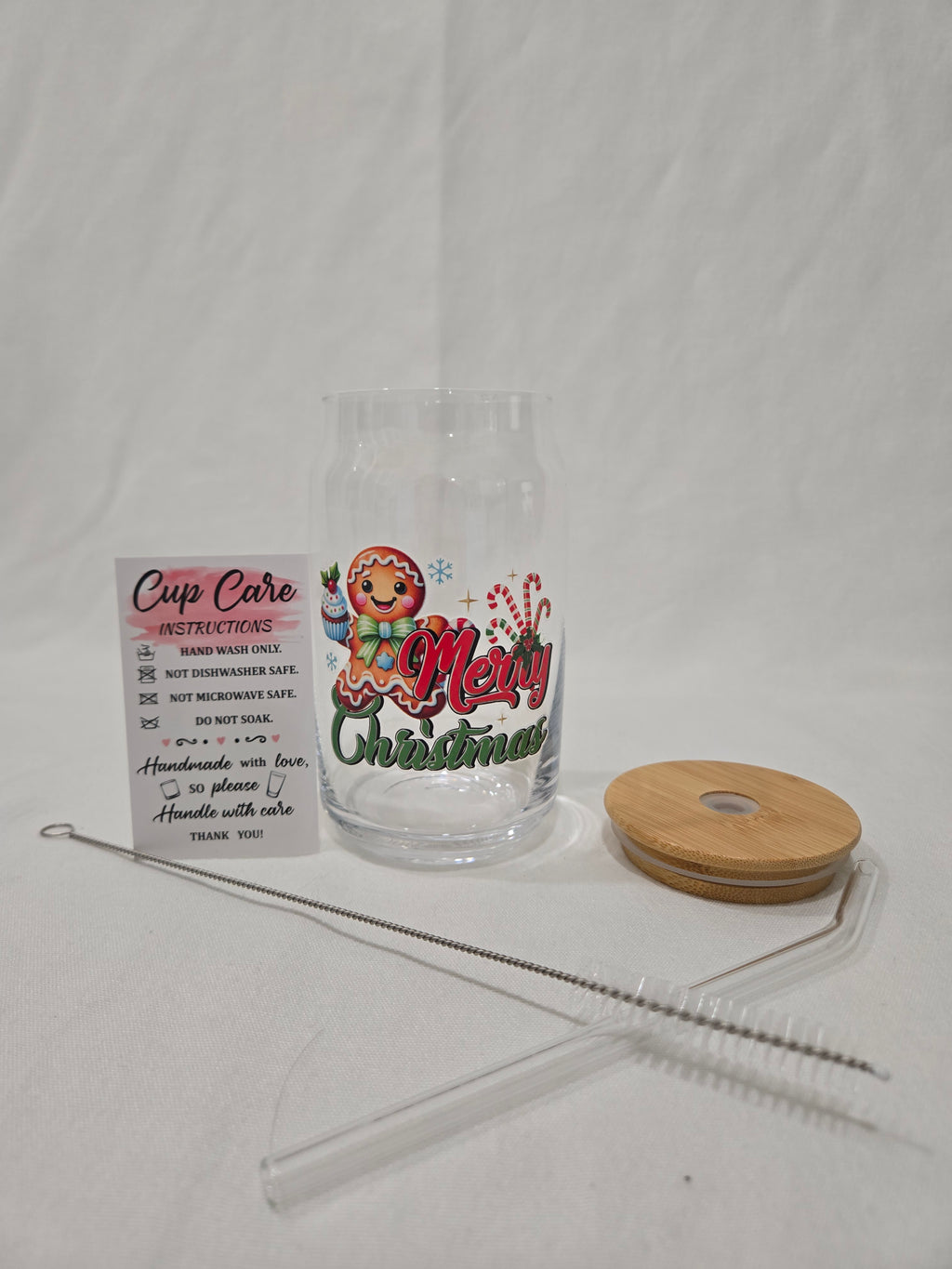 Christmas Glass Cup, 17.58 oz, "Merry Christmas" with a Gingerbread man