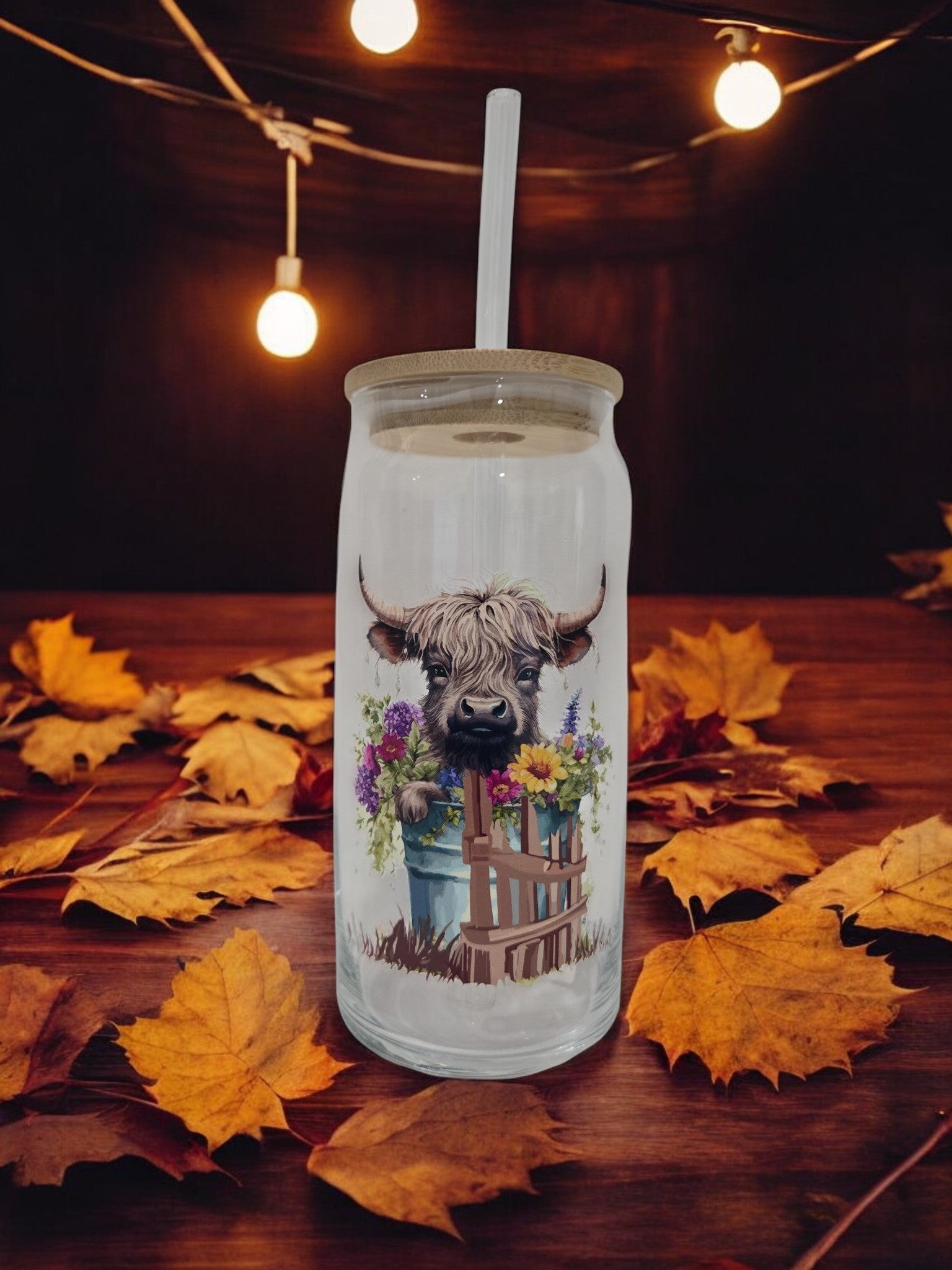 Highland Cow Glass Cup, 20 oz, Cow in a bucket with a Fence and flowers