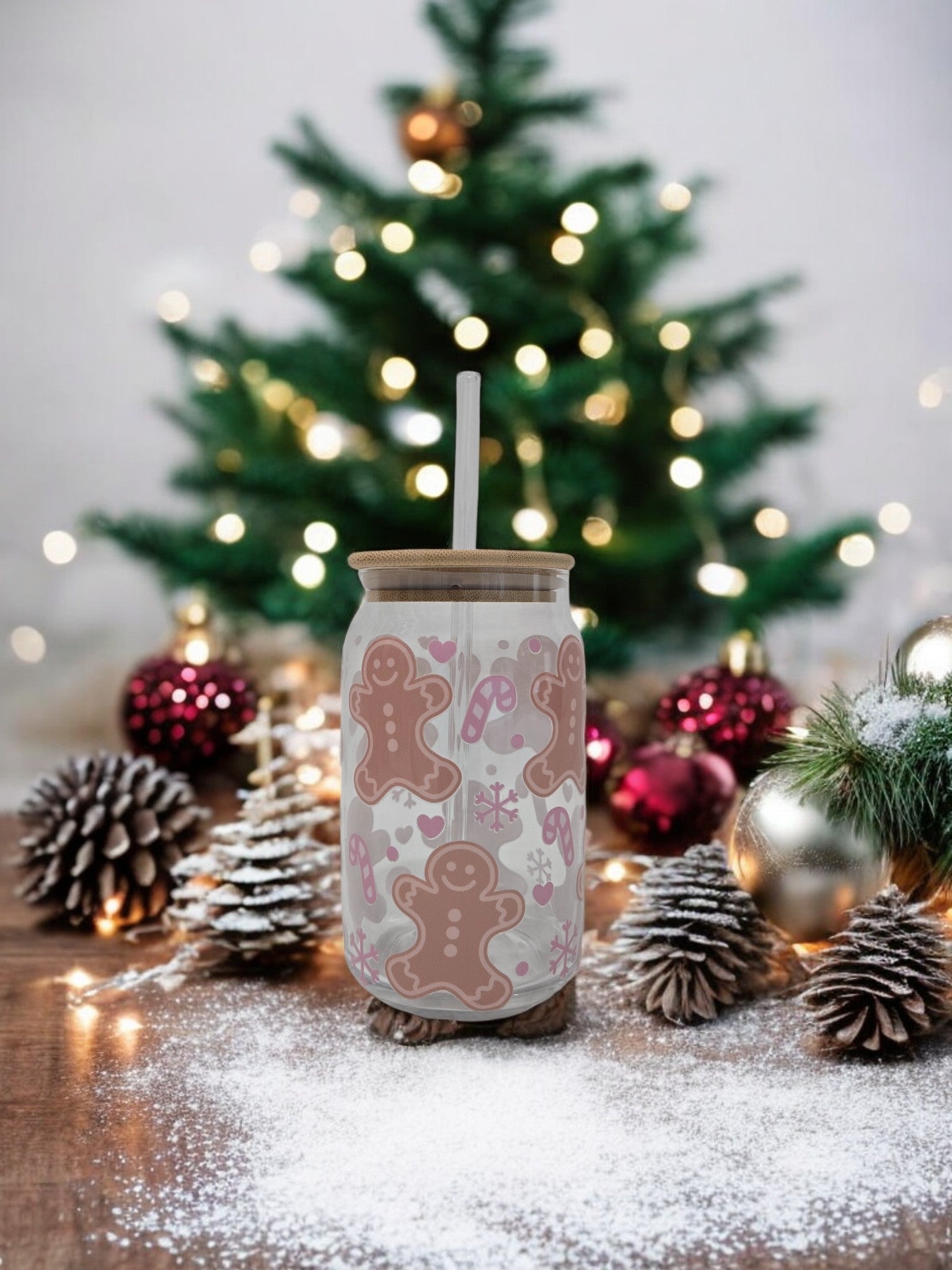 Winter Pink Glass Cup, 17.58 oz, Gingerbread Men and Snowflakes